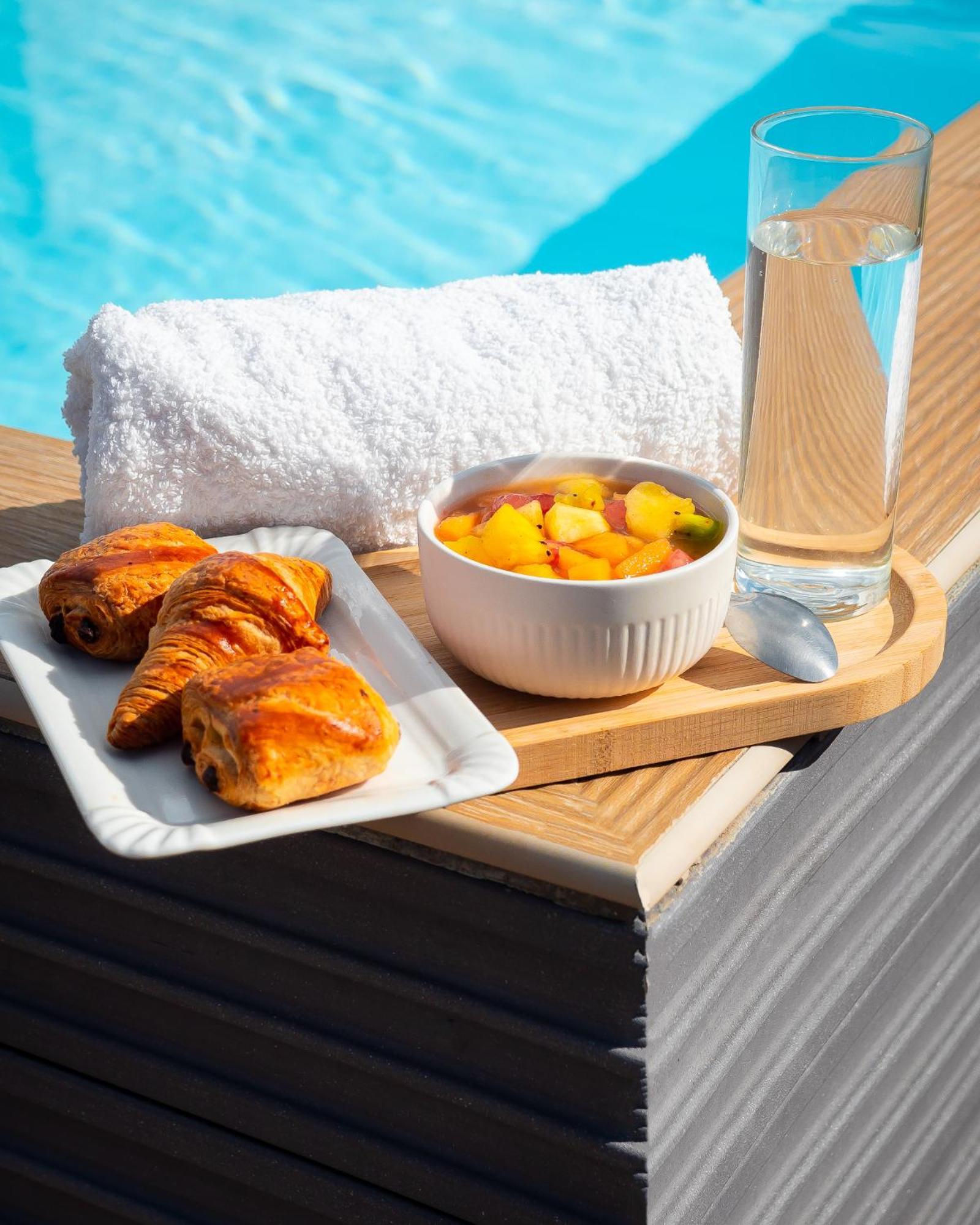 Evasion En Plein Coeur De La Ville Studio Jacuzzis Sauna Et Piscine Au Centre De Port-Louis Eksteriør billede